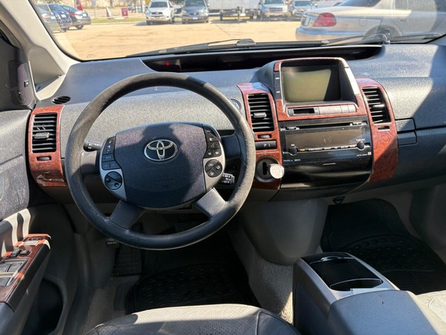 Toyota Prius Vehicle Full-screen Gallery Image 10