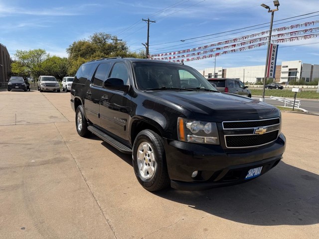 Chevrolet Suburban Vehicle Full-screen Gallery Image 07