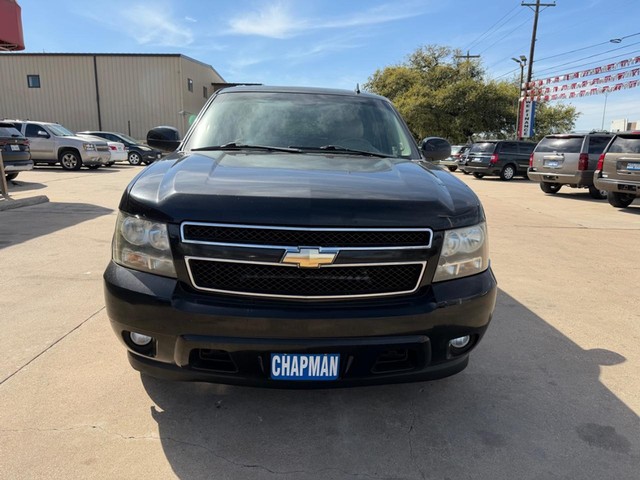 Chevrolet Suburban Vehicle Full-screen Gallery Image 08