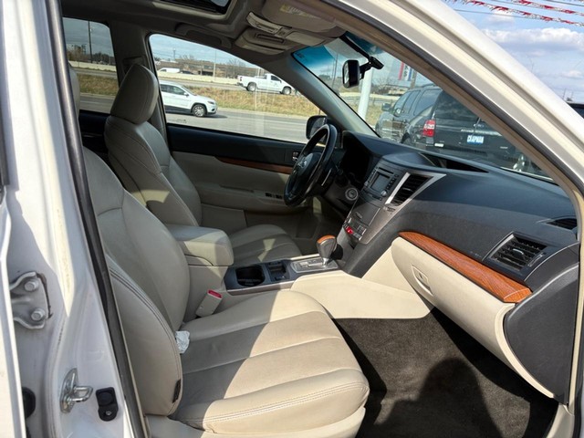 Subaru Outback Vehicle Full-screen Gallery Image 14