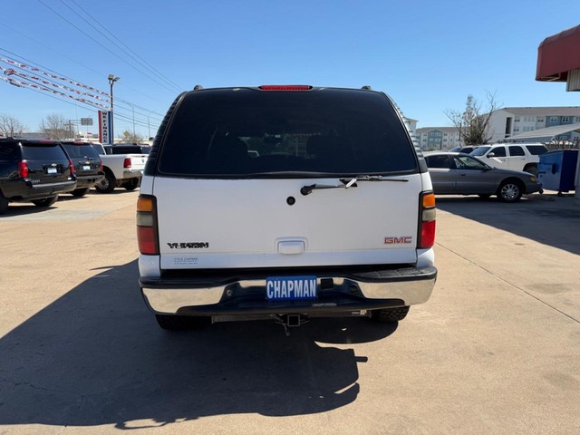 GMC Yukon Vehicle Full-screen Gallery Image 04