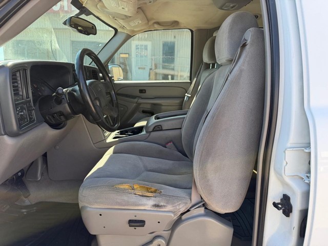 GMC Yukon Vehicle Full-screen Gallery Image 09