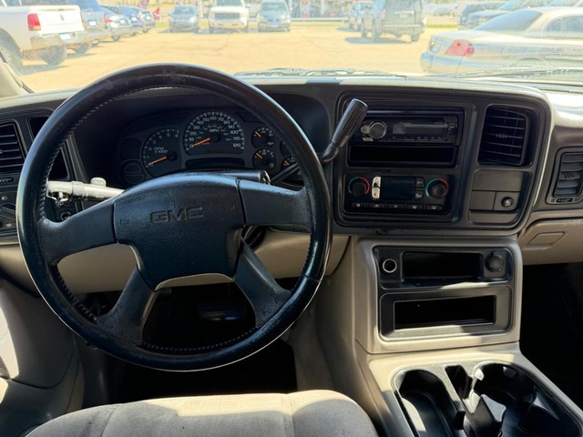 GMC Yukon Vehicle Full-screen Gallery Image 10