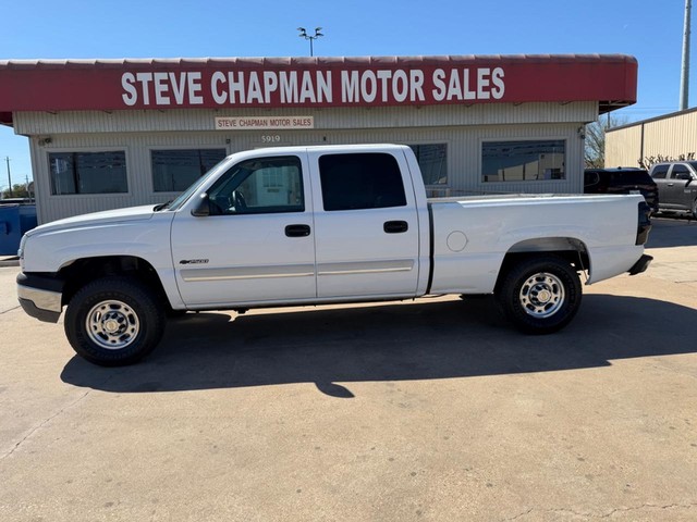 Chevrolet Silverado 2500 Crew Cab Vehicle Full-screen Gallery Image 02