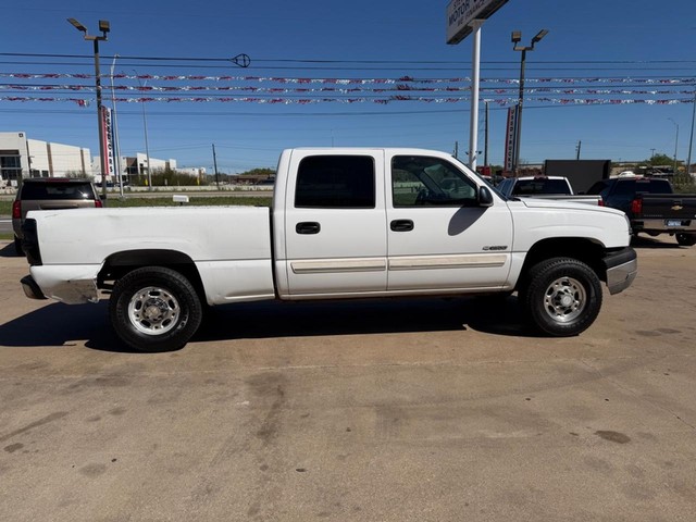 Chevrolet Silverado 2500 Crew Cab Vehicle Full-screen Gallery Image 06