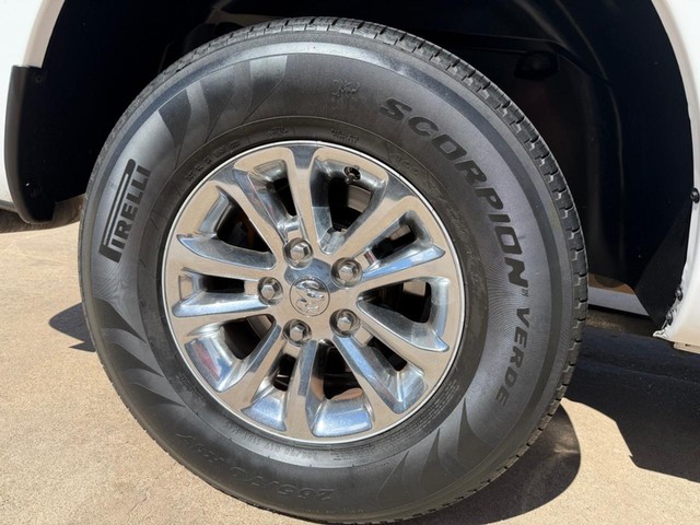 Ram 1500 Vehicle Full-screen Gallery Image 15