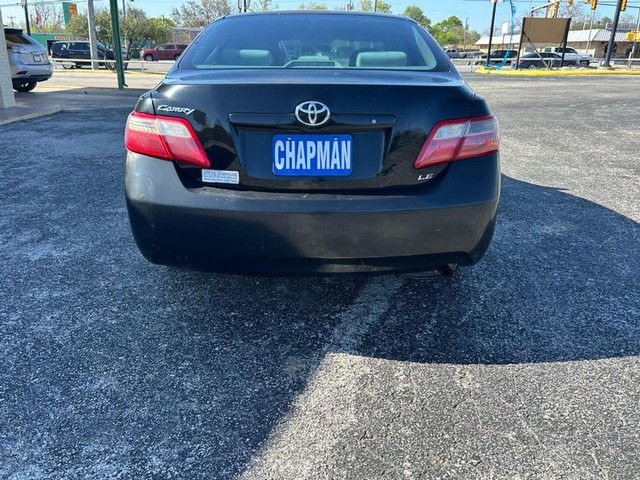 Toyota Camry Vehicle Full-screen Gallery Image 04