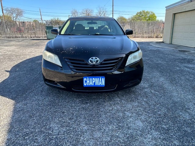 Toyota Camry Vehicle Full-screen Gallery Image 08