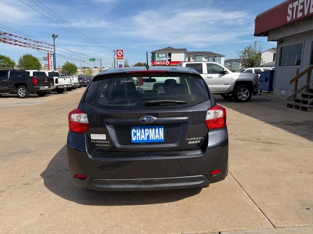 Subaru Impreza Wagon Vehicle Full-screen Gallery Image 04