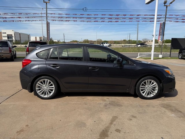 Subaru Impreza Wagon Vehicle Full-screen Gallery Image 06