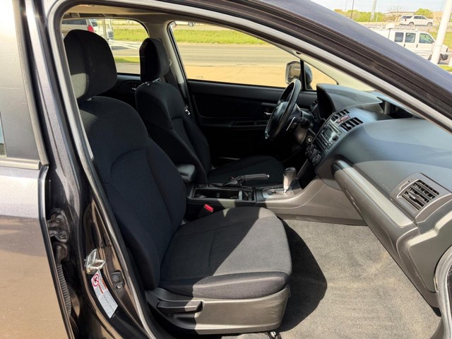 Subaru Impreza Wagon Vehicle Full-screen Gallery Image 14