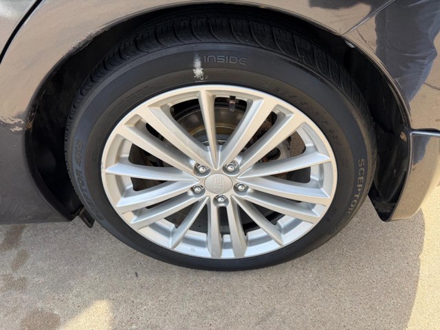 Subaru Impreza Wagon Vehicle Full-screen Gallery Image 15