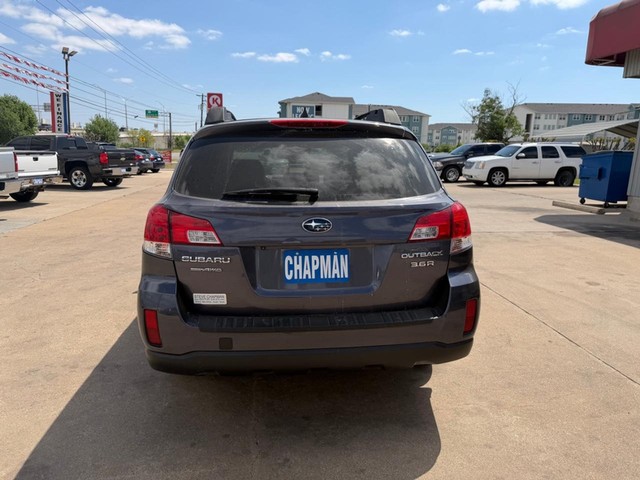 Subaru Outback Vehicle Full-screen Gallery Image 04