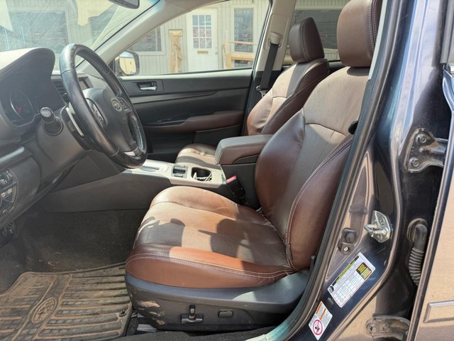 Subaru Outback Vehicle Full-screen Gallery Image 08