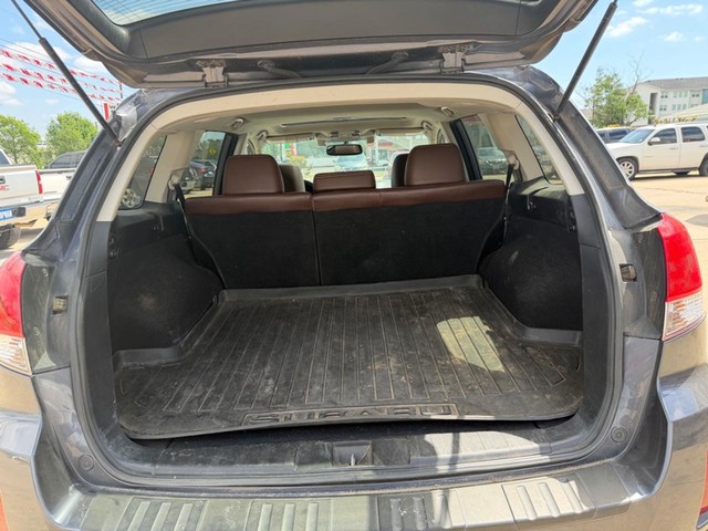 Subaru Outback Vehicle Full-screen Gallery Image 11