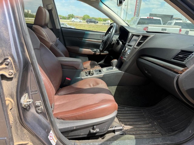 Subaru Outback Vehicle Full-screen Gallery Image 13