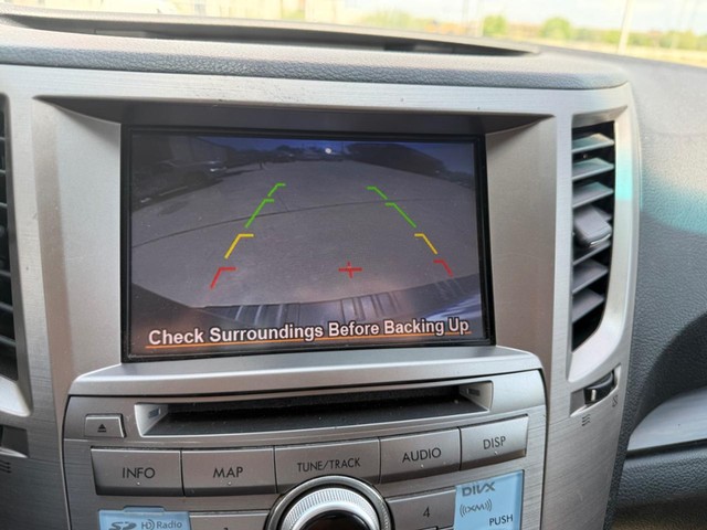 Subaru Outback Vehicle Full-screen Gallery Image 15