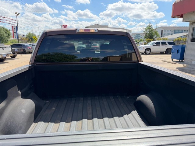 Ford F-150 Vehicle Full-screen Gallery Image 12