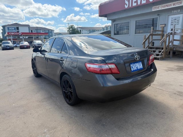 Toyota Camry Vehicle Full-screen Gallery Image 03