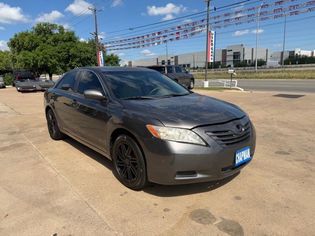 Toyota Camry Vehicle Full-screen Gallery Image 06