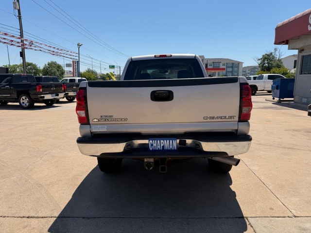 Chevrolet Silverado 2500HD Vehicle Full-screen Gallery Image 04