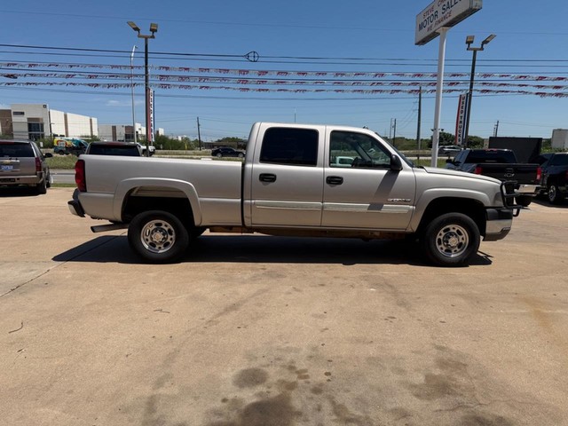 Chevrolet Silverado 2500HD Vehicle Full-screen Gallery Image 06