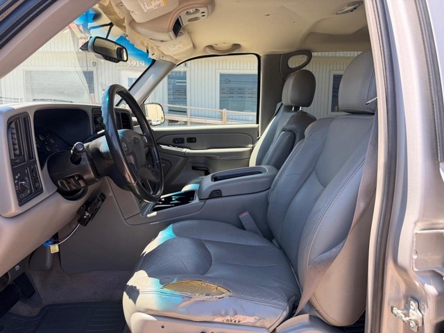 Chevrolet Silverado 2500HD Vehicle Full-screen Gallery Image 09