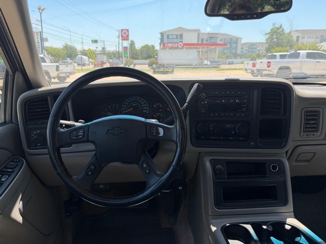 Chevrolet Silverado 2500HD Vehicle Full-screen Gallery Image 10