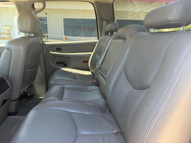 Chevrolet Silverado 2500HD Vehicle Full-screen Gallery Image 11