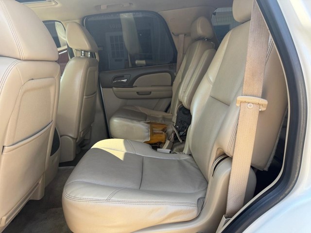 Chevrolet Tahoe Vehicle Full-screen Gallery Image 12