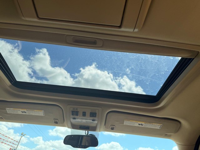 Chevrolet Tahoe Vehicle Full-screen Gallery Image 16