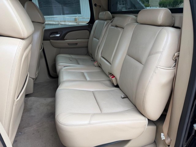 Chevrolet Avalanche Vehicle Full-screen Gallery Image 12