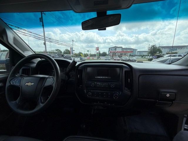 Chevrolet Silverado 3500HD Vehicle Full-screen Gallery Image 09