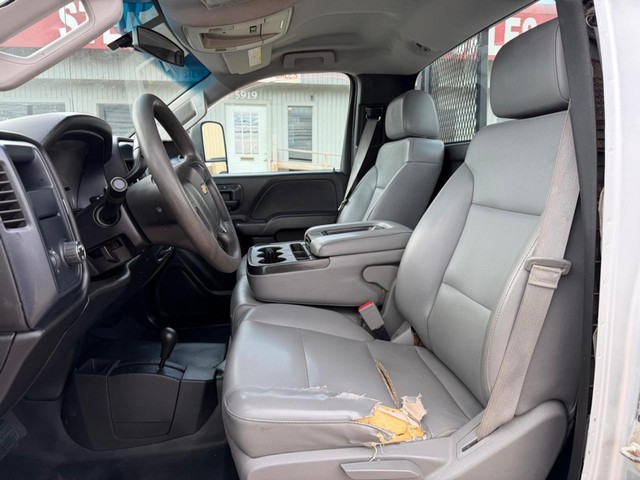 Chevrolet Silverado 3500HD Vehicle Full-screen Gallery Image 10