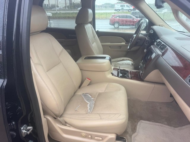 Chevrolet Tahoe Vehicle Full-screen Gallery Image 12