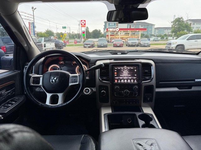 Ram 2500 Vehicle Full-screen Gallery Image 10