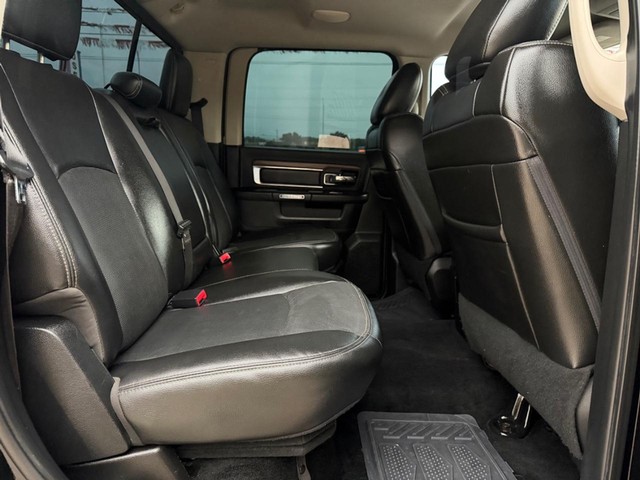 Ram 2500 Vehicle Full-screen Gallery Image 13