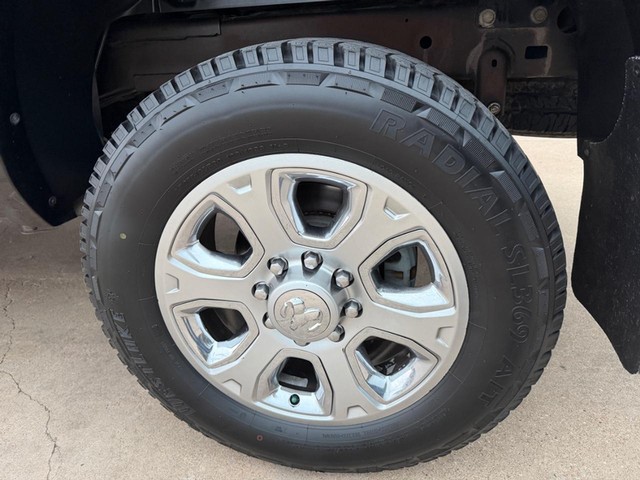 Ram 2500 Vehicle Full-screen Gallery Image 14