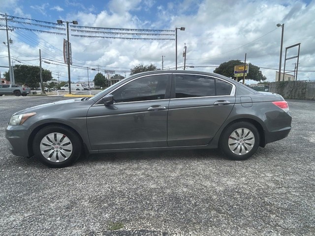 Honda Accord Sedan Vehicle Full-screen Gallery Image 02