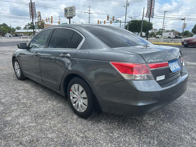 Honda Accord Sedan Vehicle Full-screen Gallery Image 03