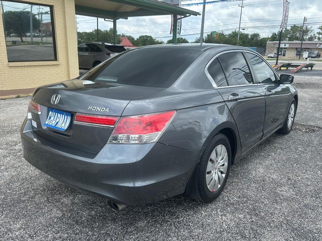 Honda Accord Sedan Vehicle Full-screen Gallery Image 05