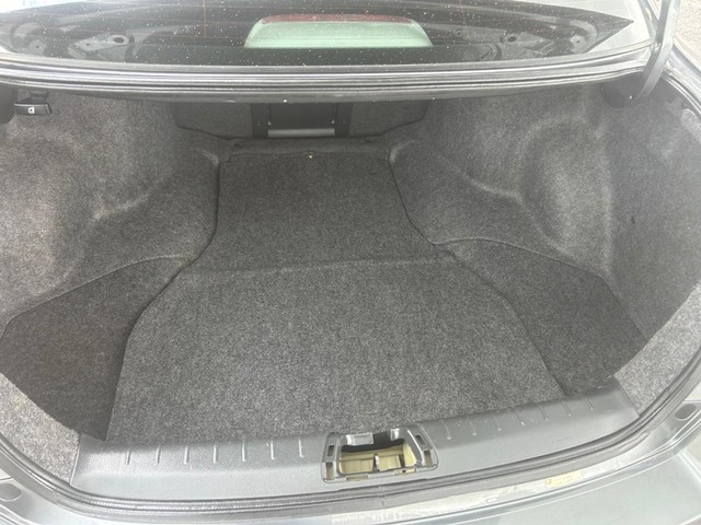 Honda Accord Sedan Vehicle Full-screen Gallery Image 12