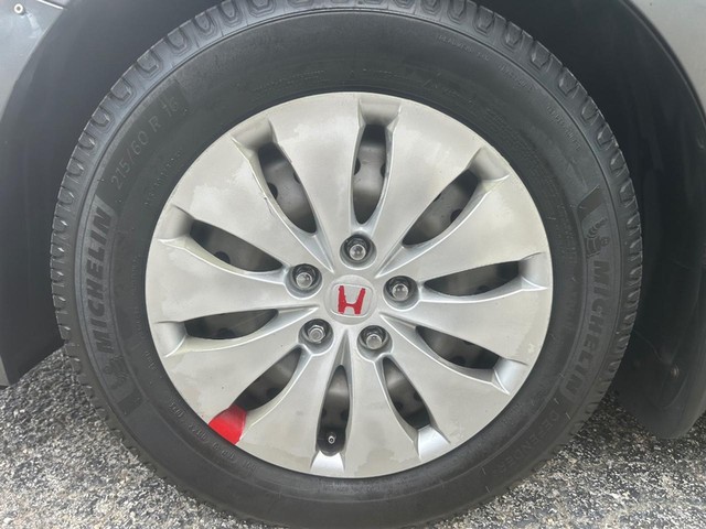 Honda Accord Sedan Vehicle Full-screen Gallery Image 15