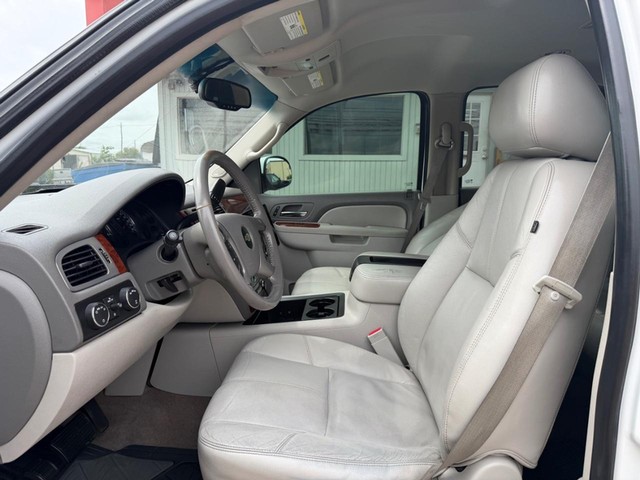 Chevrolet Tahoe Vehicle Full-screen Gallery Image 09