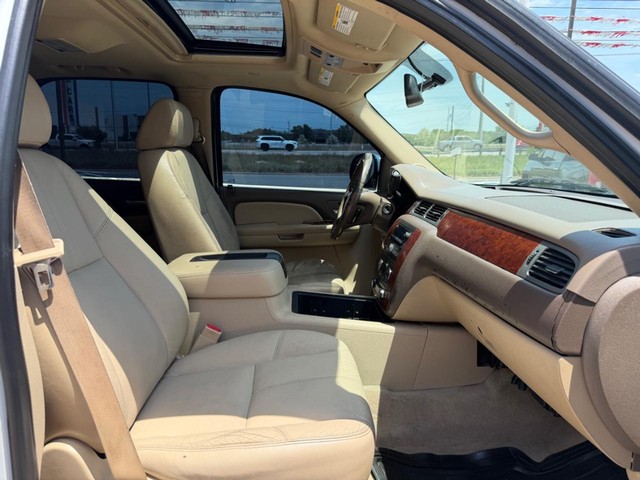 Chevrolet Tahoe Vehicle Full-screen Gallery Image 16