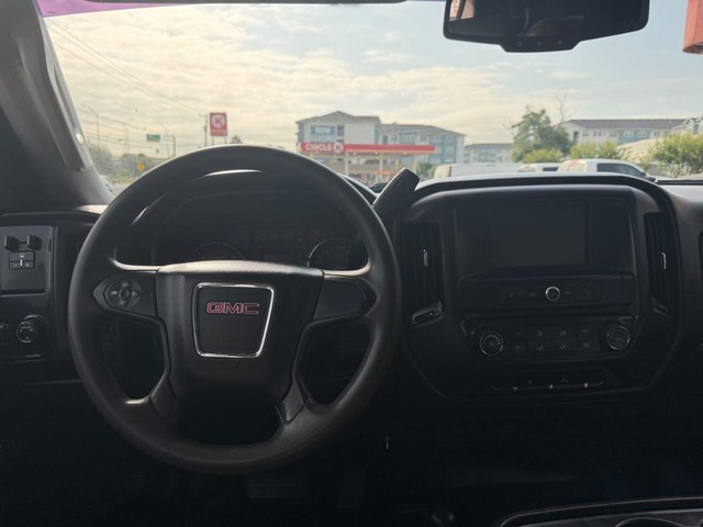 GMC Sierra 2500HD Vehicle Full-screen Gallery Image 10