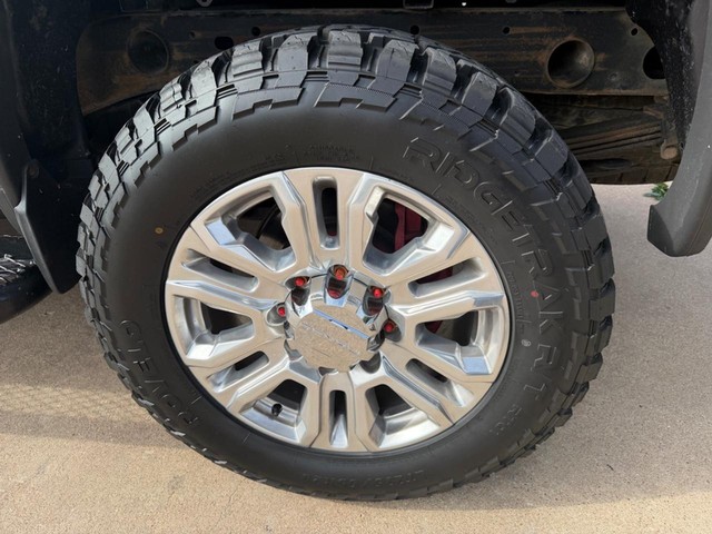 GMC Sierra 2500HD Vehicle Full-screen Gallery Image 15