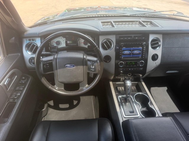 Ford Expedition EL Vehicle Full-screen Gallery Image 09