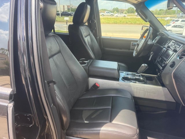Ford Expedition EL Vehicle Full-screen Gallery Image 15