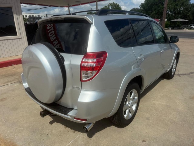 Toyota RAV4 Vehicle Full-screen Gallery Image 08